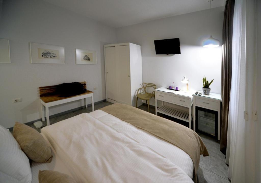 Konak Rooms L Skanderbeg Square ティラナ エクステリア 写真